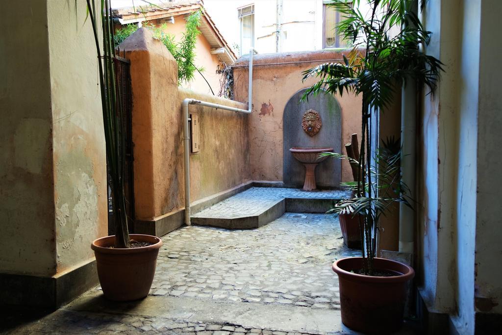 Scala In Trastevere Рим Номер фото